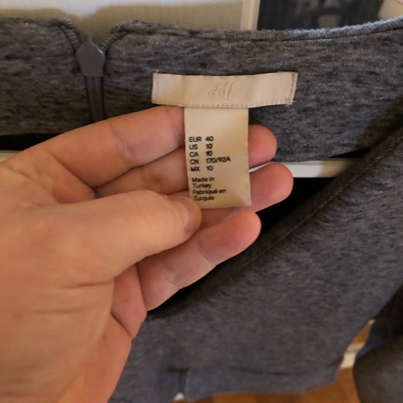 Beautiful grey zip up top - Picture 3 of 3